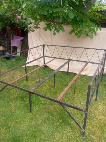 одежда мужские: Тапчан 250 x 250 x 1 м, Металл