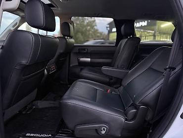 Toyota: Toyota Sequoia: 2020 г., Автомат, Бензин, Внедорожник — 4