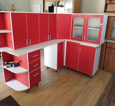 кухонная мебель бу: Mətbəx mebeli satılır təcili. Qiymət 280 azn. Ölçü 210*140, istəyən