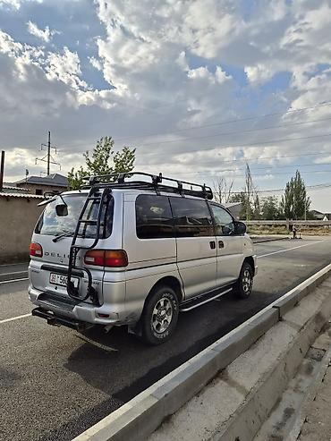 lsd: Mitsubishi Delica: 2002 г., 3 л, Автомат, Бензин, Минивэн — 7