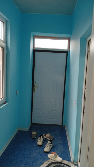 Uzunmüddətli kirayə mənzillər: Kirayə verilir: 2 otaqlı, mebel və məişət texnikası ilə təmin olunmuş — 6