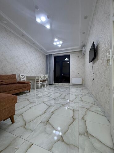 Uzunmüddətli kirayə mənzillər: Şəhər mənzili – geniş və işıqlı - Plan: ayrı qonaq otağı və yataq — 12