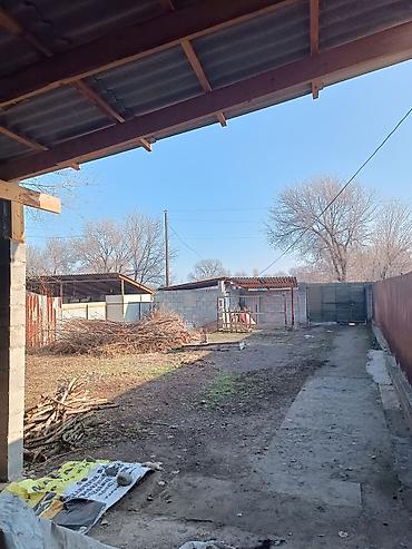 Аренда складов и мастерских: Продаю Дом с хоз постройками и земельным участком 9 соток. внутри — 3