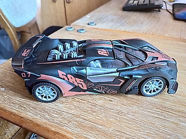 Autići: Novi RC auto. Ima punjivu bvateriju i USB punjač. Dimenzije 21 — 3