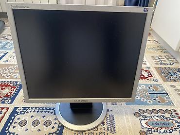 Monitorlar: Samsung SyncMaster 740N LCD monitor - Ekran diaqonalı: 17 düym (4:3) — 1