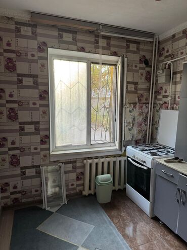 квартира рынок аламедин: Продаю 3-ех комнатную квартиру! Мкр. Аламедин 1, рядом с 38 школой!