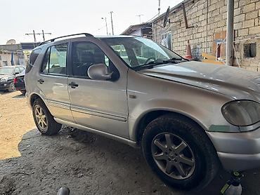 a class mercedes: Mercedes-Benz M-Class (W163) SUV - Gümüş rəngli kuzov, 5 qapı, dam — 6