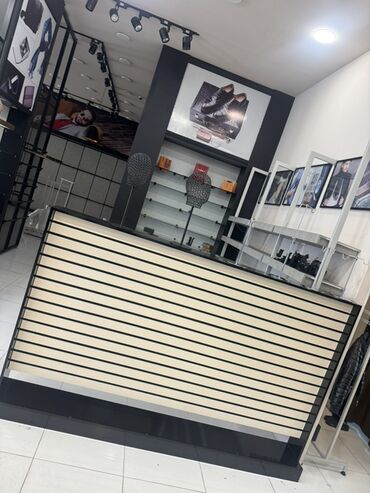 Stend vitrinləri: Mağaza avadanlığı – metal geyim asqıları və vitrinalar - Müxtəlif — 15