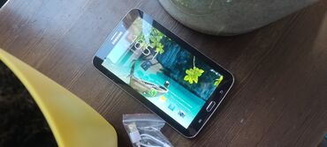 Планшеты: Планшет, Samsung, память 16 ГБ, 8" - 9", 3G, Б/у, Классический