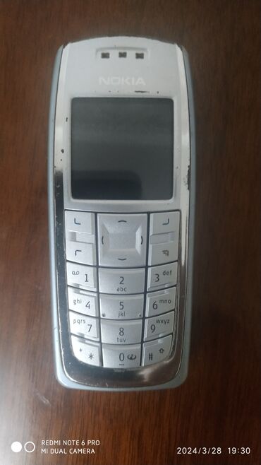 Nokia 3230, цвет - Серебристый, Кнопочный