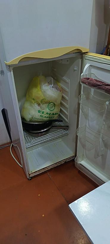 demirdokum atron 24: Elite iki qapılı soyuducu - Yuxarıda kiçik dondurucu bölməsi, rəf və — 3