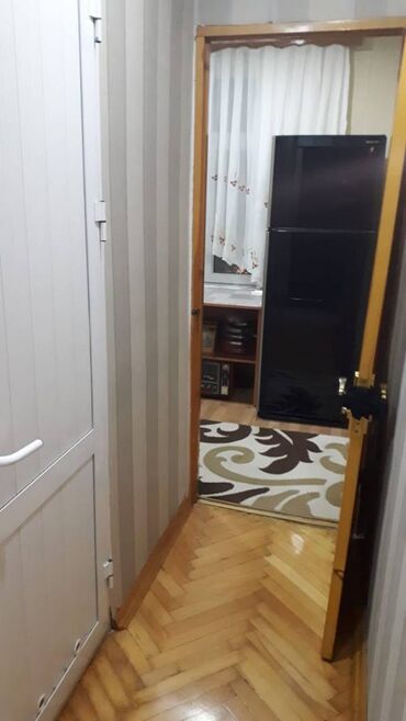 Uzunmüddətli kirayə mənzillər: Nizami rayonu, Neftçilər metrosunun yaxınlığında yerləşən 5 mərtəbəli — 10