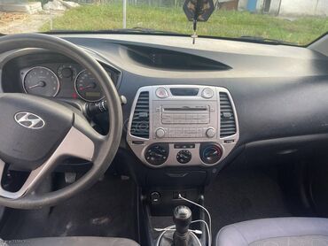 Hyundai: Hyundai i20: 1.3 l. | 2009 έ. Χάτσμπακ — 3
