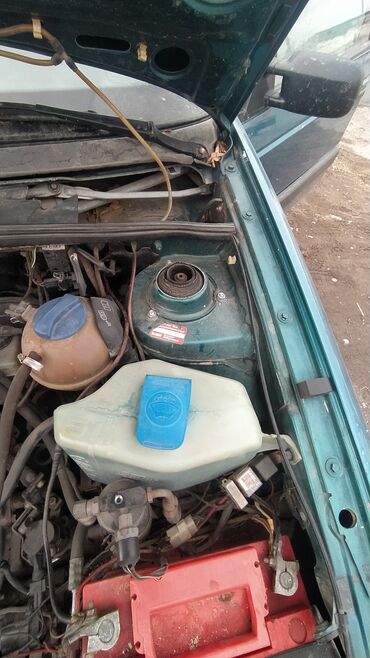 Volkswagen: Volkswagen Passat: 1992 г., 2 л, Механика, Бензин, Седан — 9