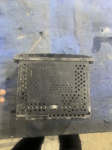 купить магнитофон в машину: Штатная магнитола Toyota с внешним аудио‑усилителем/блоком (OEM)