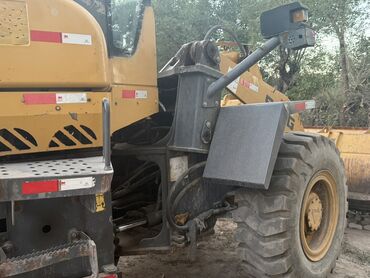 Погрузчики: Погрузчик, 2015 г., Колесный, Фронтальный — 10