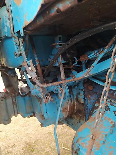 Traktorlar: Minsk Traktor Zavodunun Belarus seriyasından dördçəkən traktor — 18