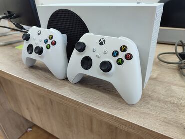 aifon 6 s: Xbox Series S Heç bir problemi yoxdur. 2 pultla, 8 oyunla (Red dead