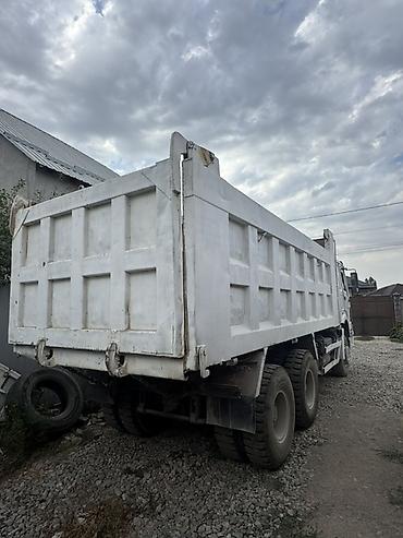 трактор дыты: Самосвал HOWO 375 белого цвета с высокой металлической самосвальной — 6