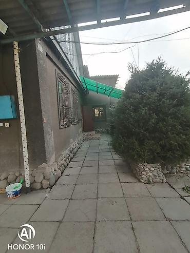 Продажа коттеджей и домов: 🔷 Продаётся дом + участок в районе рынка Баят 🔷 Цена — 10 500 000 сом — 11