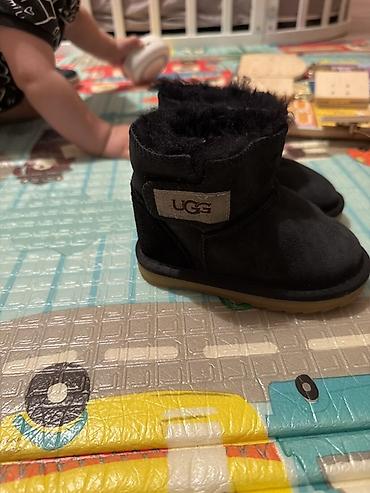 xəzli botinkalar: UGG uşaq botları - Brend: UGG - Altlıq: rezin, sürüşməyə qarşı — 1