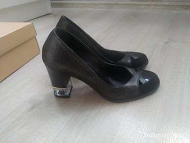 черные туфли на каблуке: Туфли 37, цвет - Черный