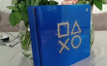 стиральная машина б: **Продам отличную Sony PlayStation 4 Slim 500GB (лимитированная