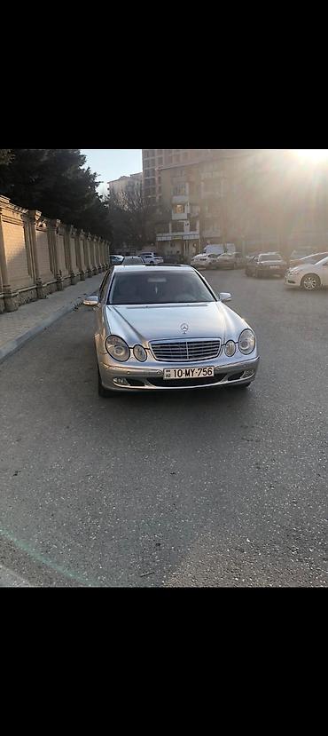 Mercedes-Benz: Mercedes-Benz E-Class: 2.4 l | 2002 il Sedan — 1