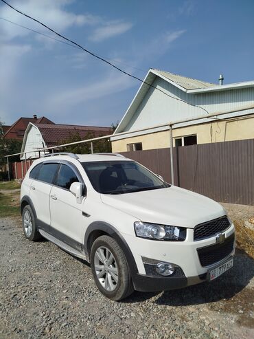 продаю шевролет: Chevrolet Captiva: 2015 г., 2.4 л, Автомат, Дизель, Кроссовер