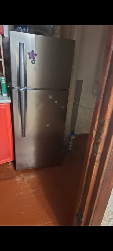 İşlənmiş 2 qapılı Shivaki Soyuducu Satılır, rəng - Bej, Dolab içi