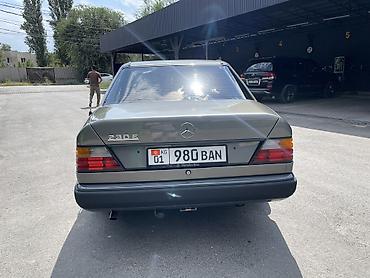 bud e9: Mercedes-Benz W124: 1988 г., 2.3 л, Механика, Бензин, Седан — 3