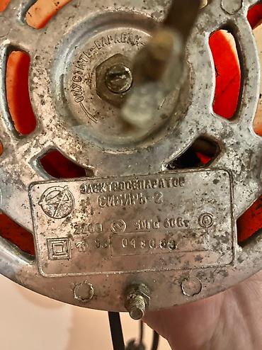 Другая бытовая техника: Продаю электросепаратор Сибирь 2. Б/У в рабочем состоянии, работает — 10