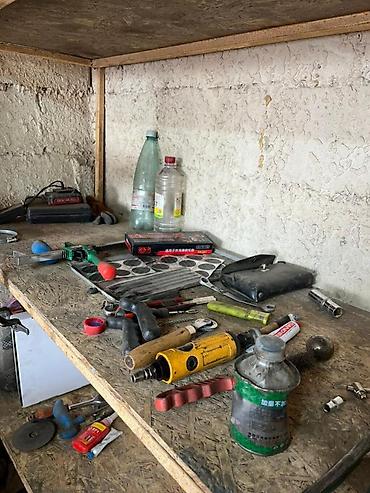 Шиномонтажное оборудование: 2 балансировка3 разбартовка4 дамкрат 2 воздушный дамкрат, 1пневма — 4