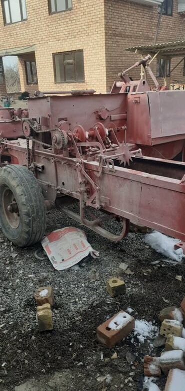 Тракторы YTO (ЮТО): Модель: 904, Б/у, 2006 г., С пресс-подборщиком — 6