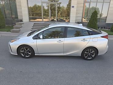 voxy noah: Toyota Prius: 2019 г., 1.8 л, Вариатор, Гибрид, Универсал — 3