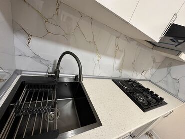 Uzunmüddətli kirayə mənzillər: Təmirli, geniş və işıqlı mənzil. - Planlaşdırma: ayrı-ayrı böyük — 14