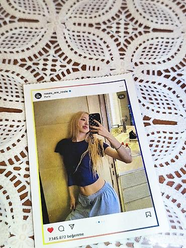 İncəsənət və kolleksiyalar: “ROSE” temalı Instagram kartı Təsvir: - Ön tərəfi sosial şəbəkə — 1