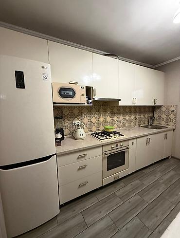 Продажа коттеджей и домов: 🏡 Продается дом в центре города! 📍 Пересечение улиц Ахунбаева — Байтик — 3