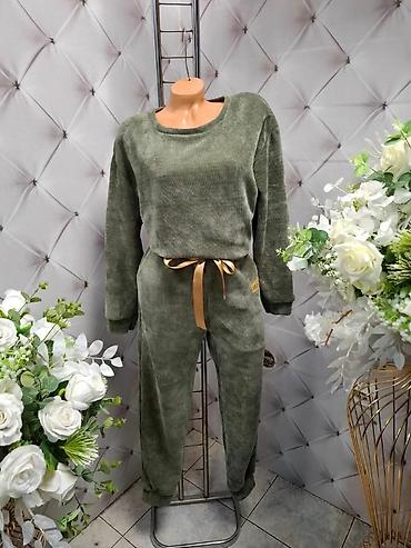 Gornji i donji deo: Damski komplet trenerke – gornji deo i donji deo u istom tonu. - — 3