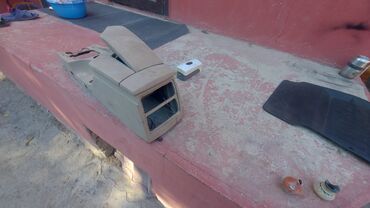 bmw 7 серия m760li xdrive: Bmw qol alt ı - Rəng: bej - Material: plastik/deri örtüklü üst hissə lalafo.az -da bmw 7 серия m760li xdrive: Bmw qol alt ı - Rəng: bej - Material: plastik/deri örtüklü üst hissə