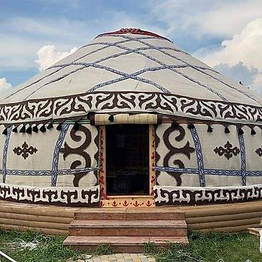 кызыл кия кыз: Боз үйлөрдү ижаралоо, Каркасы Жыгач, 85 баш, Казан, Идиш-аяк, Полу менен — 8