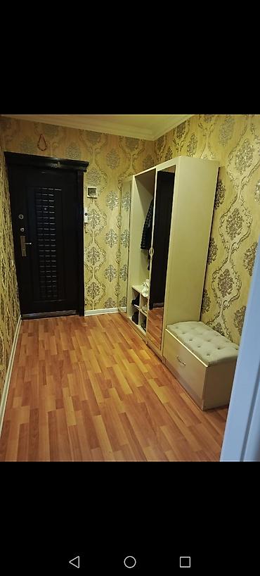 Mənzillər: Bakı, 8-ci mikrorayon, 3 otaqlı, Köhnə tikili, m. Azadlıq Prospekti, 72 kv. m — 6
