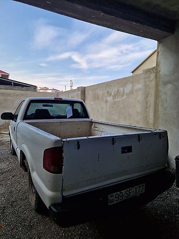 ford transit v184: Yükdaşıma üçün etibarlı pikap - Korpus: ağ rəngli, birkabinli pikap — 4