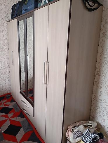 Продажа коттеджей и домов: Продаётся дом в Кара Балте. Барачного типа с закрытым двором.Адрес — 11