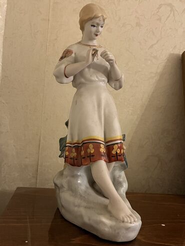 statuetka heykel: Фигура