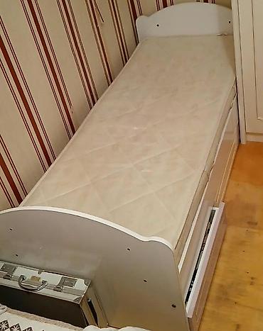 Uşaq/yekəvücut üçün tək nəfərlik çarpayı. 3 cekmece var. - Ölçü lalafo.az -da Uşaq/yekəvücut üçün tək nəfərlik çarpayı. 3 cekmece var. - Ölçü
