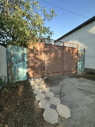аренда дома на день: Времянка, 30 м², 2 комнаты, Собственник, Старый ремонт