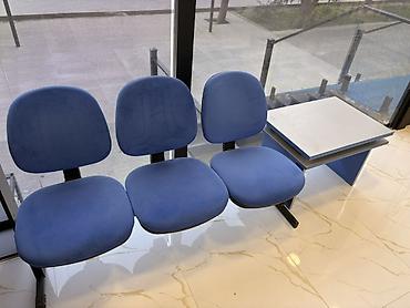 masaustu ofis seti: Ofis gözləmə dəsti – 3 yerlik oturacaq və jurnal masası - Tərkib: 3 — 3