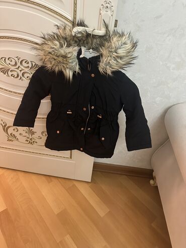 школьная форма: 3-4yaw kurtka qiz ve oglan ucun ici qalin isdidi arxasi biraz uzun