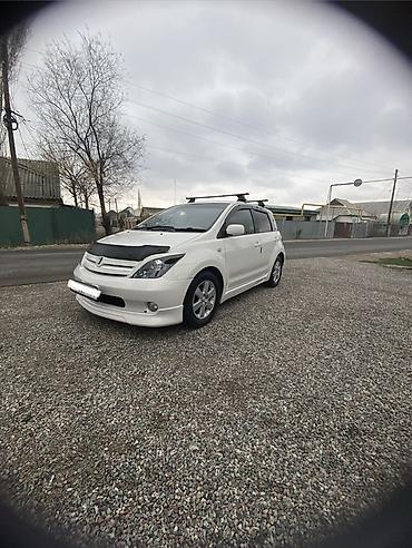 Другие автомобили: Компактный пятидверный хэтчбек в белом цвете. Основные особенности — 12